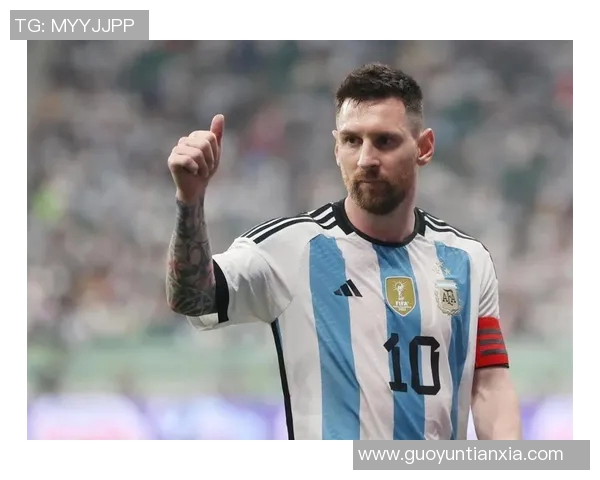 气场强大的足球明星们如何在赛场上展现个人魅力与领导力