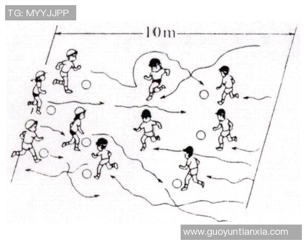 足球明星鞋子简笔画的多彩世界与创意搭配探讨