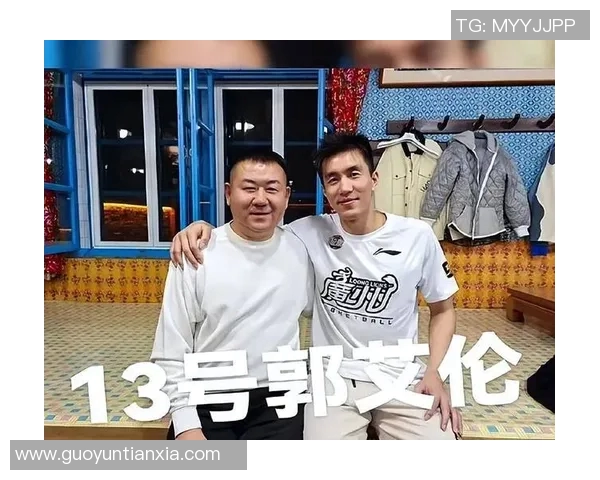 赵本山与足球明星合影珍藏集锦展现体育与娱乐的完美结合