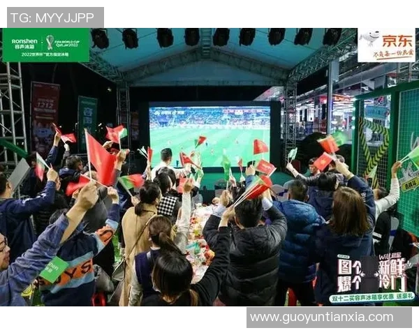 足球明星齐聚一堂共舞激情四溢展现球场之外的魅力与风采